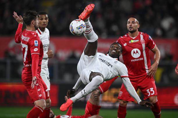 开云APP-【观察】越陷越深的米兰10号，渐行渐远的马尔蒂尼