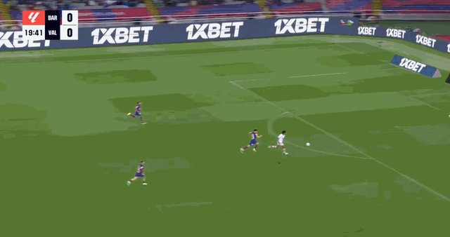 1714426359596018789.gif kaiyun-【西甲】阿劳霍送点,莱万戴帽,巴萨主场4比2瓦伦