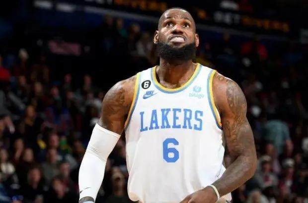 开云体育下载-距纪录还差36分！詹姆斯：是否引进欧文我说了不算